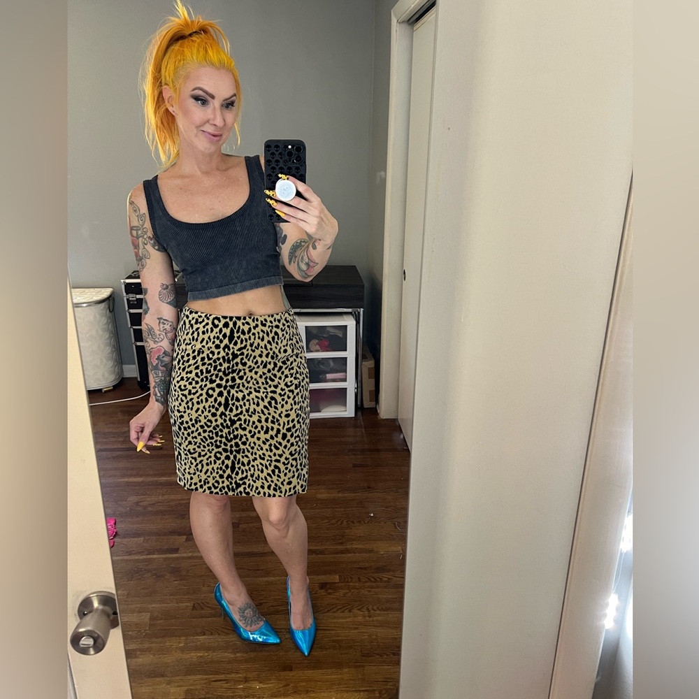 Rare vintage velvet leopard cheetah pencil skirt size 8
